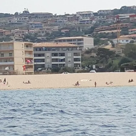 Face A La アパート