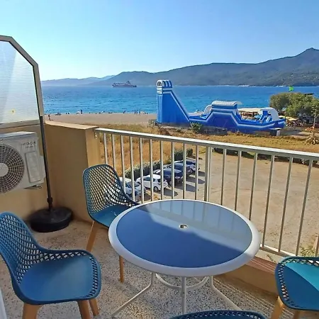 アパート Face A La *